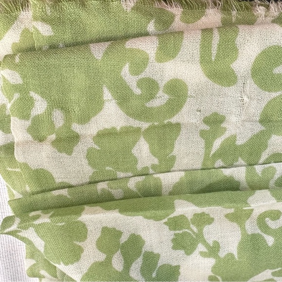 Torino Wool Large Floral Scarf - Picture 6 of 8